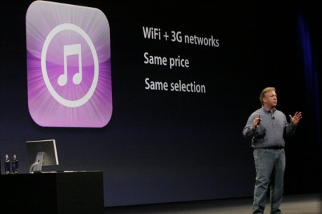 　Schiller氏は続いて、Appleの生産性スイートである「iWork」のアップデートを発表した。同スイートには、プレゼンテーションユーティリティである「Keynote」が含まれている。