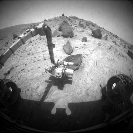 　この画像は、3年前に火星に着陸して以来、Spiritが移動してきた経路を示している。