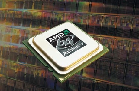 　2004年、Advanced Micro Devices（AMD）が、デュアルコアx86プロセッサの第1号を披露した。AMDは2005年までに、ノートPC向けに「Turion 64」モバイルテクノロジを、デスクトップ向けに「Athlon 64 X2」デュアルコアプロセッサを、それぞれ導入した。Athlonブランドは、その後も引き続き使われていく。