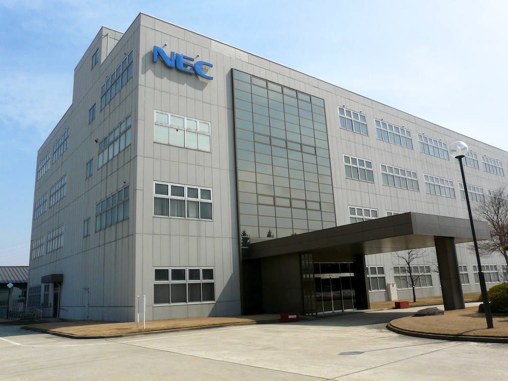NECパーソナルプロダクツ米沢事業場。被災当日は吹雪だったという※クリックで拡大画像を表示