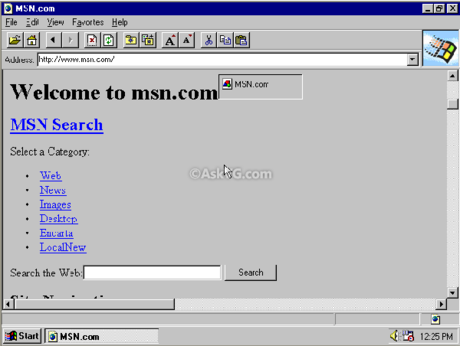 Internet Explorer 1.0

　「Internet Explorer（IE）1.0」はMosaicとよく似ていると感じるだろうか？それはもっともな感想だ。IE 1.0は実際のところ、Spyglassという会社がWindows向けにカスタマイズしたMosaicの一種でしかなかった。ウェブの黎明期、Bill Gates氏はこれが大きな潮流になるとは考えていなかったのである。しかし1995年までに同氏は自らの誤りに気付き、当時まったく新しいOSであった「Windows 95」に慌ててIEを組み込んだのだった。
