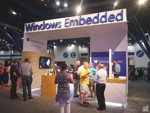 “デバイス＆サービス”を標榜する新生Microsoftはデバイスの展示にも力が入る