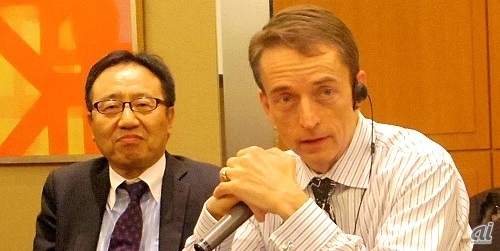 記者発表会で話したGelsinger氏と宮内氏