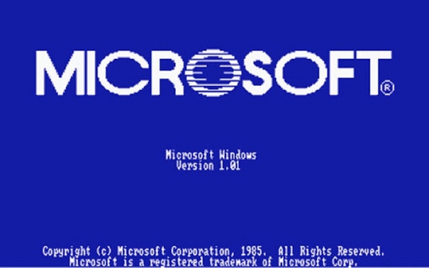 Microsoftの「Windows」

　1985年に最初に登場したとき、Windowsは基本的に「MS-DOS」の機能拡張でしかなかった。最初は人気を得るまで時間がかかったが、Windowsは最終的に歴史上最も人気の高いOSの1つになった。