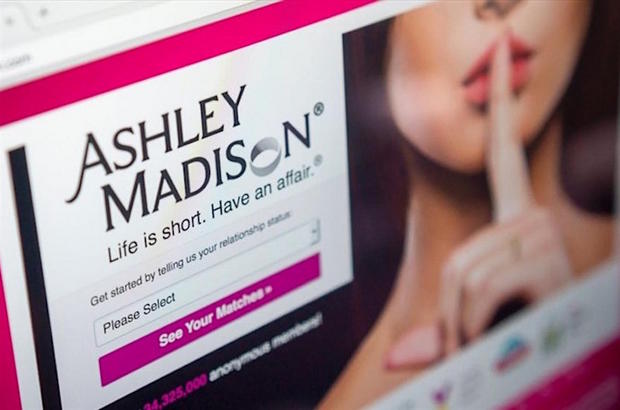 Ashley Madisonの情報漏えいで3700万人の不心得者が深刻な事態に

　Ashley Madisonの問題では、3700万人が深刻な事態に陥った。このサイトは不倫をしたいユーザーのためのSNSだったのだ。この情報漏えいで、夫婦関係に影響を受けた人が何百万人いたかという問題もさることながら、もしこの情報が敵国の手に渡れば、米国、英国、その他の同盟国に対する脅迫や諜報につながる可能性がある。