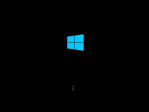 Windows 10

　「Windows 10」は2015年7月29日にリリースされた（「Windows Server 2016」は2016年第3四半期にリリースされる見込みだ）。

　Windows 10のスプラッシュ画面はWindows 8/8.1のものとほぼ同じだ。おそらく、Microsoftは新しいスプラッシュ画面を作ることよりも、OSを改良することに労力を費やすという賢明な判断を下したのだろう。
