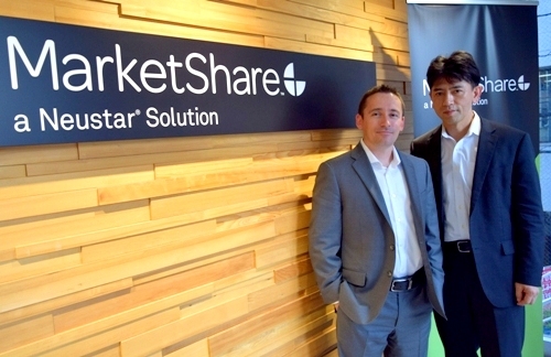 米MarketShareのJean-Philippe Durrios氏と日本法人でマネージングディレクターを務める宮津和弘氏（右）