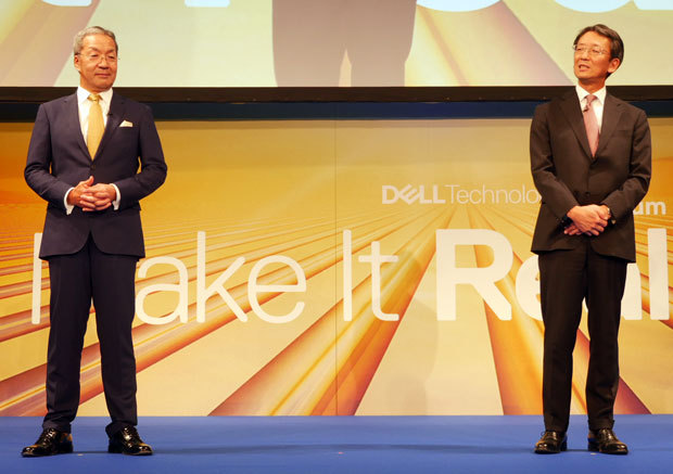 あいさつに立ったデルの平手智行社長（左）とEMCジャパンの大塚俊彦社長