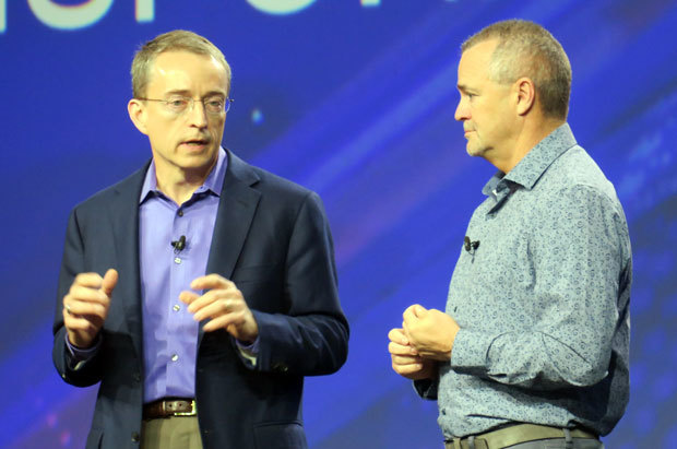 VMwareのPat Gelsinger氏（左）とDell TechnologiesのJeff Clarke氏（右）