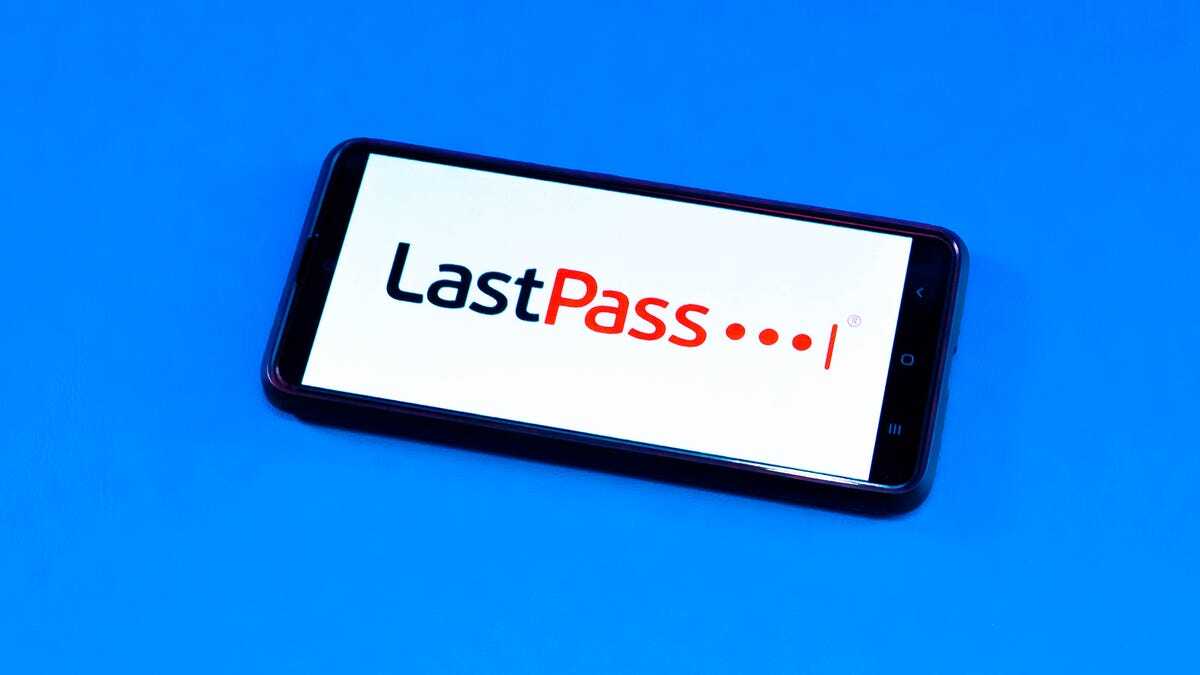 LastPassのロゴを表示したスマートフォン