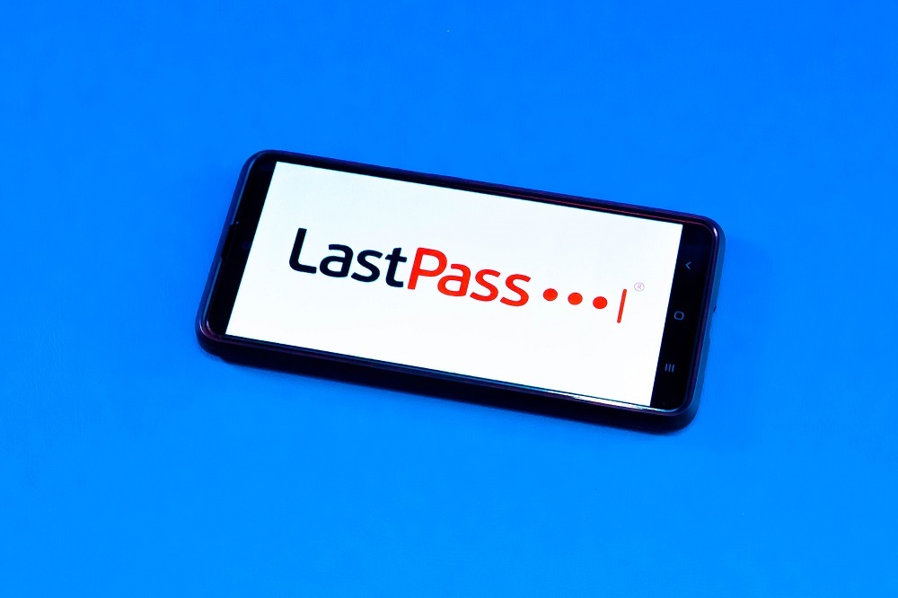 LastPassのロゴを表示したスマホ