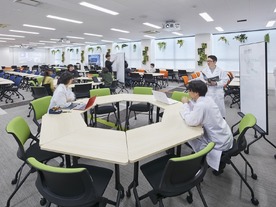 内田洋行ら、近畿大のPC教室刷新--「GIGAスクール構想」で得たスキルの活用促進
