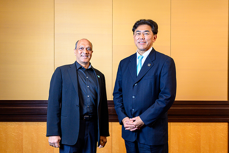 Workato CEO兼創設者 ヴィジェイ・テラ氏とWorkato Japan 創業者 兼 Field CTO 鈴木浩之氏