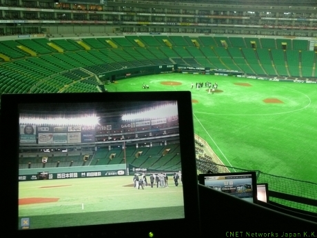　プロ野球チーム「福岡ソフトバンクホークス」のホームグラウンドである「福岡Yahoo! Japanドーム」（ヤフードーム）が2009年のペナントレースを前にリニューアルされた。収容人数が3万5773人から3万6253人に増えるとともに、ITを駆使して従来とは異なるスポーツの楽しみ方を提供するエリア「シスコゾーン」が導入されている。その全容が3月3日に報道陣向けに公開された。