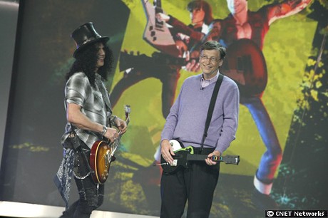 　Gates氏はミュージシャンのSlash氏を壇上に招いた。Slash氏はGuns N' Rosesの元ギタリストで、Guitar Heroでは同氏に似せたキャラクターが登場する。