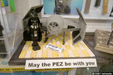 　カリフォルニア州バーリンゲームにあるPEZ博物館には、ディスペンサー以外にもPEZ関連の展示が数多くある。この映画「スター・ウォーズ」のプラモデルもその1つだ。
