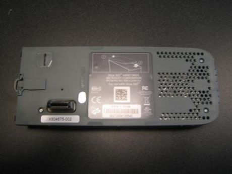 　サムスン電子製の20GバイトのシリアルATA（SATA）ハードディスクと外付けユニットの全部品。