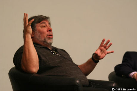 　Commodore 64の25周年を祝おうと、Appleの共同設立者であるSteve Wozniak氏もコンピュータ歴史博物館に現れた。