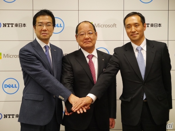 NTT東日本の山村雅之社長（中）、日本マイクロソフトの樋口泰行社長（左）、デルの郡信一郎社長が文字通り手を組んだ。