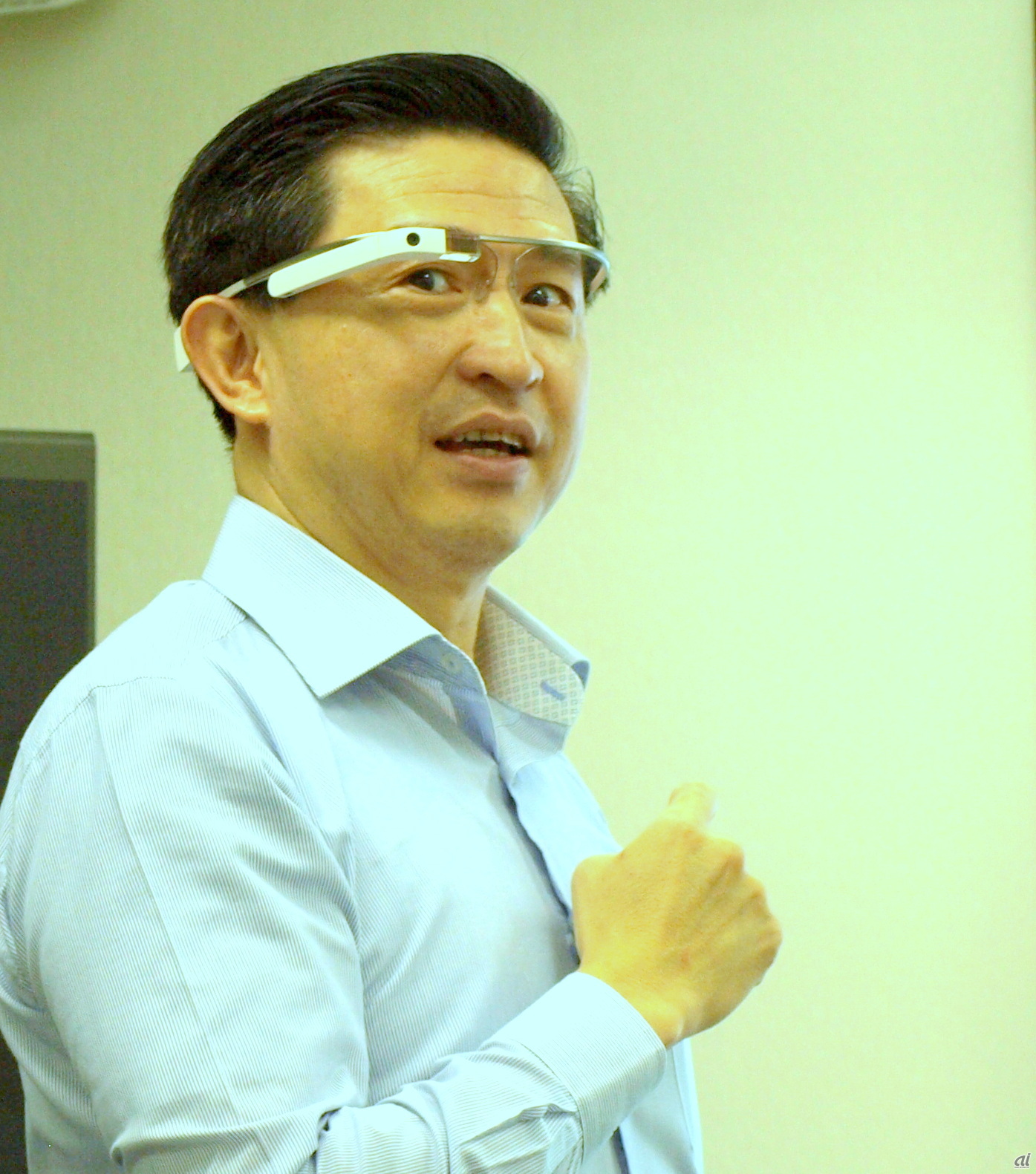 SGIのCTOを務めるGoh氏は「Google Glass」をかけていた