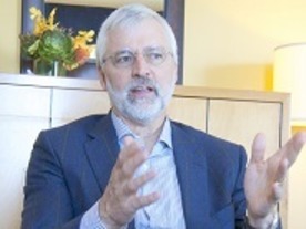 司令塔はラリー・エリソン--米クラウドERP市場を語るネットスイートのネルソンCEO