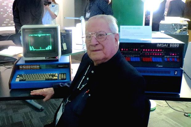 Gordon French氏とHomebrew Computer Club

　シリコンバレーの初期のコンピュータホビーストたちは、Homebrew Computer Clubの会合によく参加していた。最初の会合はFrench氏のガレージで開催された。やがて同会合にはSteve Wozniak氏のような未来の業界リーダーたちが顔を出すようになった。