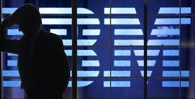 　ニューヨーク州アーモンクに本拠を置くテクノロジ大手IBMがGLOBALFOUNDRIESに15億ドルを支払って半導体製造事業を譲渡すると発表したその日の米国時間10月20日午前、IBMの株価が急落した。

　資産の売却は、IBMが贅肉をそぎ落として、最終的に長期間生き残るための手段の1つにすぎない。

　しかし、IBMが変革を完了し、21世紀の次の10年間と、そのさらに先まで存続するためには、資産売却だけに留まらず、抜本的な施策を講じる必要がある。その多くは、かつてのIBMでは想像もできなかったことだ。ここではわれわれが考える6つの施策を紹介する。