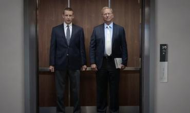 エレベーターでグーグル会長と2人きりに--あなたの雑談スキルを問う海外CM