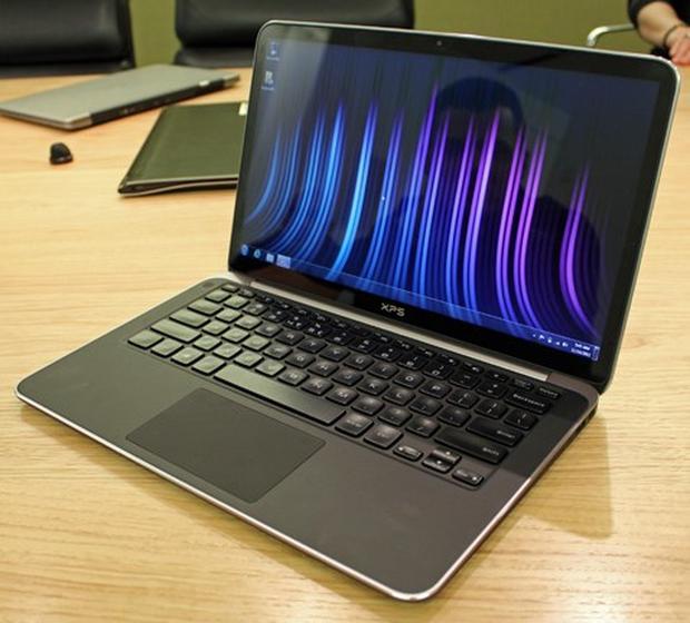 Dellの「XPS 13」

　Dellは、ビジネスからコンシューマー、ゲームまであらゆるものをターゲットとした新しいノートPCのラインアップを発表した。Dellの「XPS 13」は、12インチスクリーンを搭載するのに適しているような小型のボディに、13インチのスクリーンを搭載している。Dellはスクリーンの周囲のベゼルをほとんど見えないくらい薄くすることによって、この偉業に成功している。報道によれば、「MacBook Air」も同様のアプローチで改良される予定だという。ポータブルコンピュータユーザーにとって重要な点は、より小型で軽いボディに、より大型のスクリーンが搭載されるということだ。