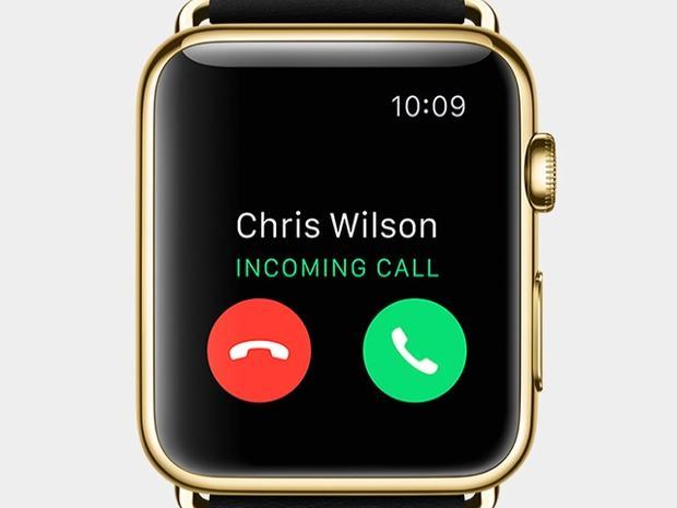 ラインアップ

　Apple Watchでは3つのコレクション、「Apple Watch Sport」「Apple Watch」「Apple Watch Edition」が提供される。

・Apple Watch Sport：最も手頃なコレクション。シルバーおよびスペースグレーの軽量な酸化皮膜処理されたアルミニウムケースと、強化Ion-Xガラスで保護されたRetinaディスプレイ、そしてそれらにマッチした5色の高性能フルオロエラストマー製のスポーツバンドが特長。
・Apple Watch：鏡面仕上げを施したステンレススチールおよびスペースブラックステンレススチールケースと、サファイアクリスタルで保護されたRetinaディスプレイが特長。3つの異なるレザーストラップ、ステンレススチールのリンクブレスレットおよびミラネーゼループ、そしてブラックまたはホワイトのスポーツバンドが用意されている。
・Watch Edition：標準的な金よりも2倍硬くなるように開発されたカスタムアロイのローズまたはイエローの18Kゴールドから作られたケース、研磨加工を施したサファイアクリスタルで保護されたRetinaディスプレイ、そして18Kゴールドのクラスプ、バックルまたはピンの付いたユニークなデザインのストラップおよびバンドを特長とする。
