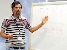 クラウドサービスを垂直統合モデルで--米ゾーホーCEO