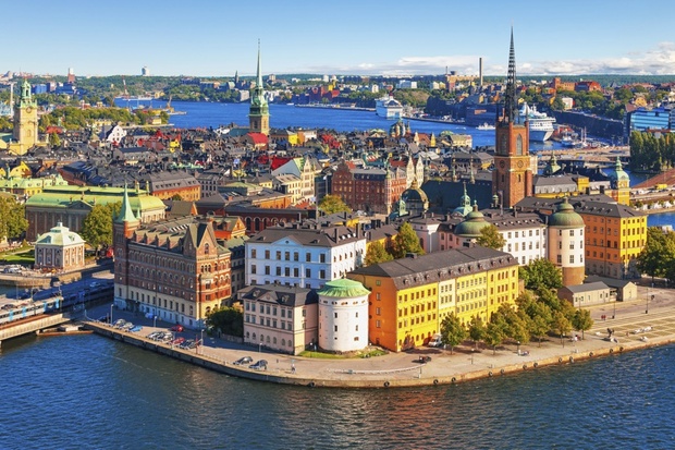 9. ストックホルム（スウェーデン）

　インターネット使用率に関して言えば、ストックホルムは世界でも指折りの都市だ。WiMAXの試験も行っている。世界で最高のサイバーカフェのいくつかはストックホルムにある。