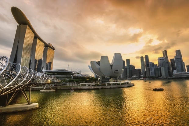 4. シンガポール

　マレーシアから独立して以来、シンガポールは世界で最もテクノロジに精通した都市の1つになるべく取り組んできた。シンガポールは接続環境が十分に整っているだけでなく、教育分野へのテクノロジの導入や新しい新興企業の奨励にも重点を置いている。