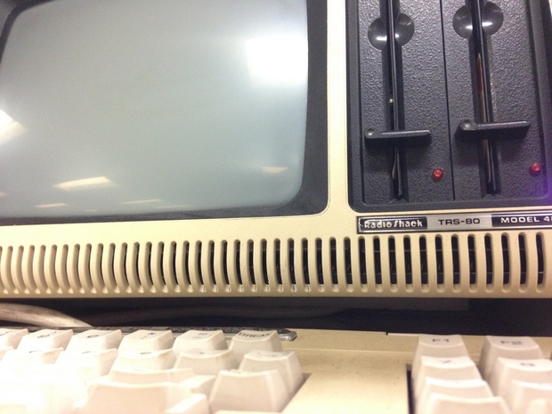 TRS-80
　1977年、Tandy CorporationはRadioShack店を通じて「TRS-80」を発売した。TRS-80は当時、最も売れたコンピュータ製品の1つになった。