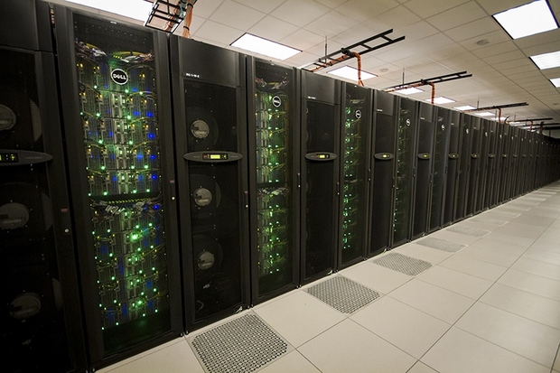 「Tianhe-2（天河2号）」

　2015年7月、最も高性能なスーパーコンピュータのランキング「TOP500」が発表された。本記事では、トップ10に入ったシステムを紹介する。

　現在の1位は、中国の国家スパコン広州センターに設置されている天河2号だ。天河2号は、1万6000台のノードと300万基以上のコンピューティングコアで構成される。