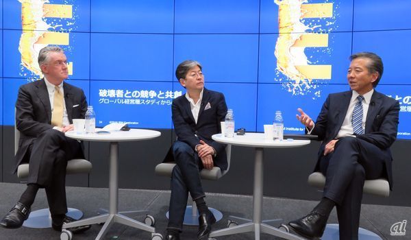 パネルディスカッションで語り合う日本IBMの与那嶺氏（右）、マネックスグループの松本氏（中央）、米IBMのKorsten氏