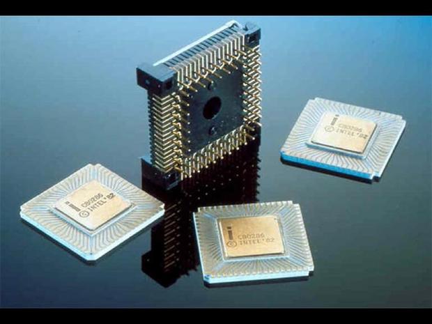 9．80286（1982年）

　「286」としても知られるマイクロプロセッサ「80286」は、PC市場の成長をさらに後押しした。