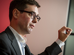 エリック・モリス氏