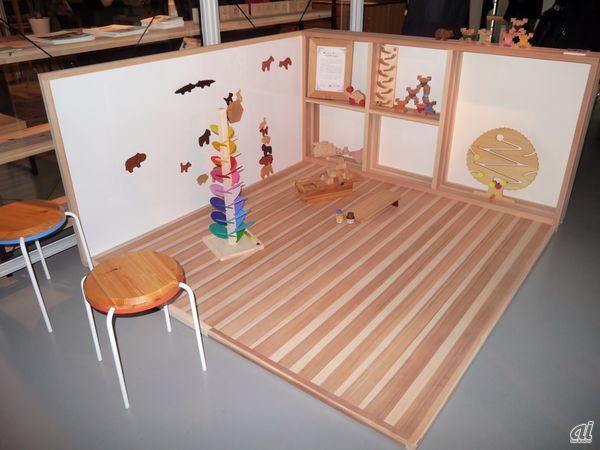 木を使った子供が遊べるスペースの提案。クルマのショールームなどでも導入しているという