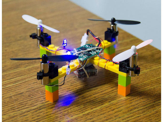 ​17. Kitables Lego RC Drone Kit

　このLEGOドローンキットはFlybrixほど強力ではないかもしれないが、値段も大幅に安い。組み立てに必要な部品の数も少ない。
