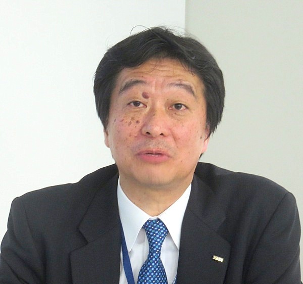KDDI 執行役員グローバル事業本部長の曽雌博之氏。2017年3月までTELEHOUSEヨーロッパ社長を務めた。