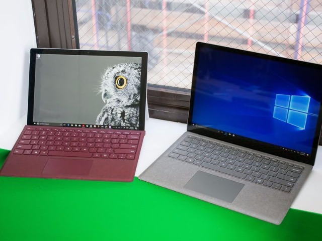新型Surface Pro（写真左）とSurface Laptop