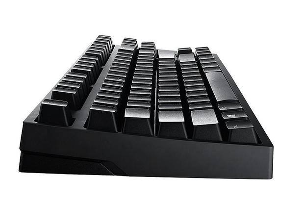 Razer「BlackWidow X Ultimate」

　Razerはゲーム業界で有名になったが、Cherry MX青軸スイッチを採用した同社のBlackWidow X Ultimateは、キーボードの達人たちにタイピングに適した最高のメカニカルキーボードの1つと見なされている。各キーはバックライト付きで、完全にプログラマブルであり、耐久性の高さを売りにしている。

　Amazon.comでの販売価格は約100ドル。
