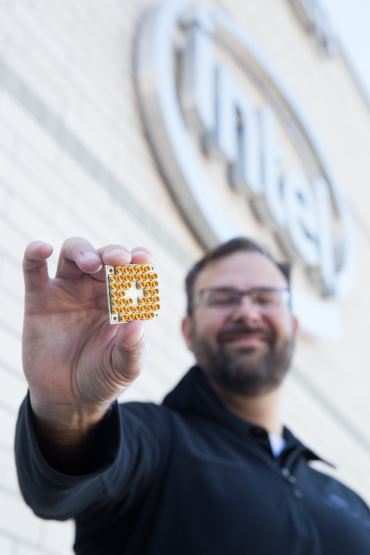 Intel 17-qubit chip for quantum computing
