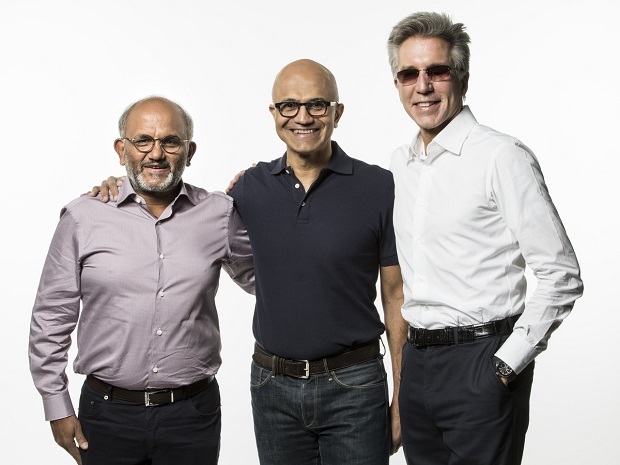 左から、Adobe SystemsのShantanu Narayen CEO、MicrosoftのSatya Nadella CEO、SAPのBill Mcdemott CEO（出典：日本マイクロソフトの資料）