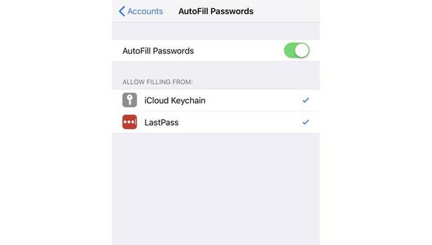 パスワードの自動入力とサードパーティーのパスワードマネージャ

　iOS 12は、「iCloudキーチェーン」を利用したパスワード自動入力機能を備えているほか、「LastPass」や「Dashlane」「1Password」といったサードパーティーのパスワードアプリと連携できるようになっている。

　この機能は「設定」＞「パスワードとアカウント」＞「パスワードを自動入力」の順に進むと見つけることができる。