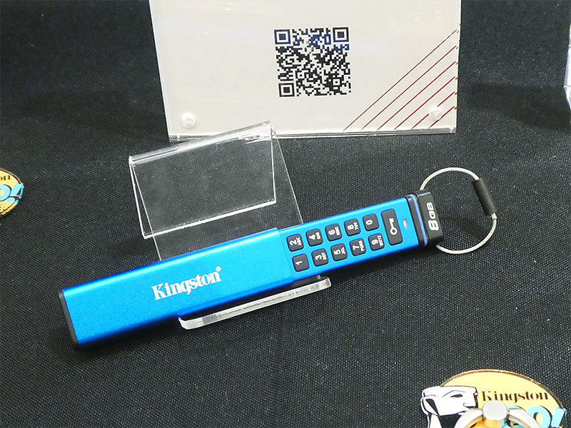 USBメモリ本体にテンキーを装備する「DataTraveler 2000」シリーズ