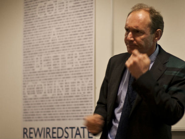 2. ティム・バーナーズ＝リー

　Tim Berners-Lee氏は、コンピュータ科学者とエンジニアの顔を持ち、「World Wide Web」（WWW）の生みの親として知られる。World Wide Web Consortium（W3C）のディレクターであり、オックスフォード大学とマサチューセッツ工科大学（MIT）の教授である。