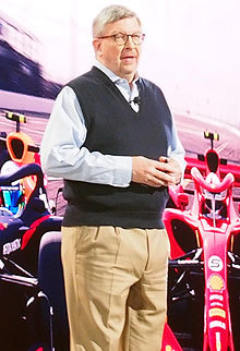 F1を運営するFormula One Group モータスポーツ担当マネージングディレクターのRoss Brawn氏。ドライバー年間王者の最多獲得回数記録を持つMichael Schumacher氏の乗るマシンの開発責任者などを経歴した