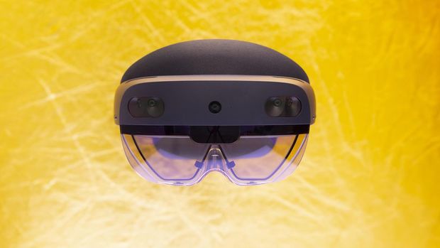 　Microsoftが新しい複合現実ヘッドセット「HoloLens 2」を発表した。
